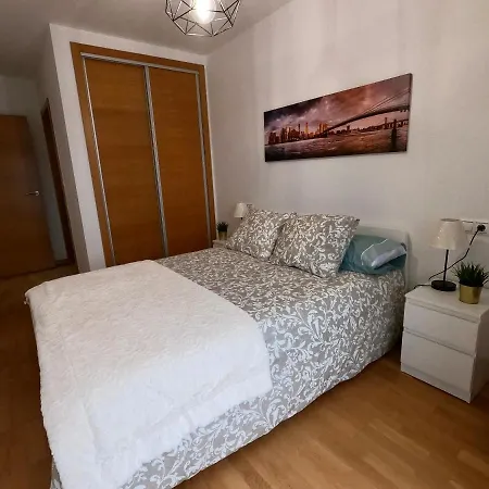 Apartamento Con Balcón Y Vistas Al Mar *